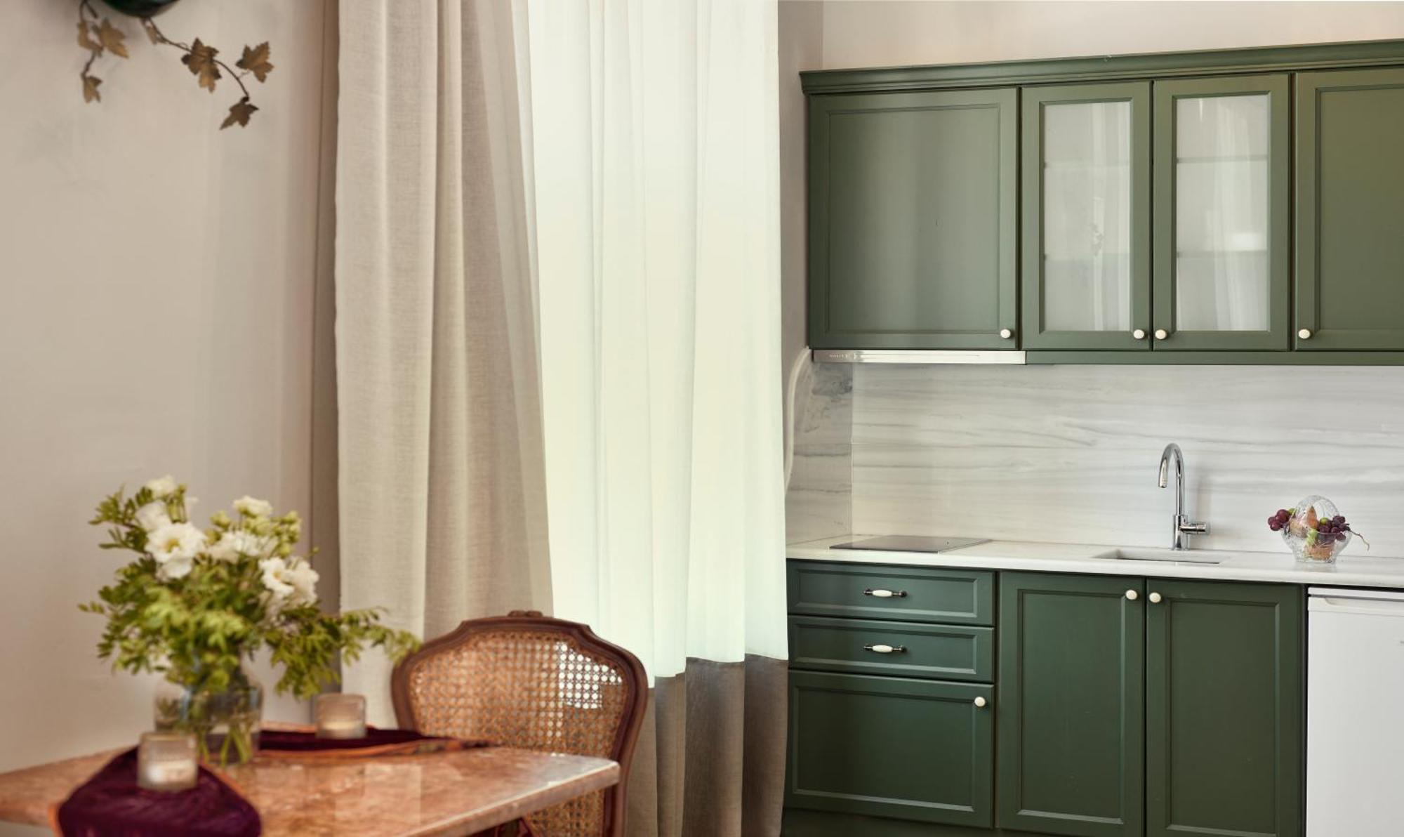 Dimitra Deluxe Studio