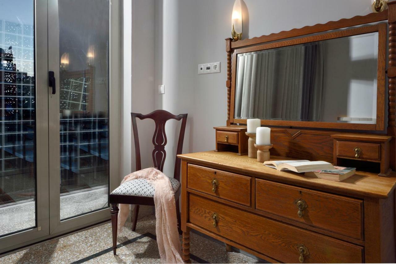 Electra Deluxe Two-Bedroom Apartment