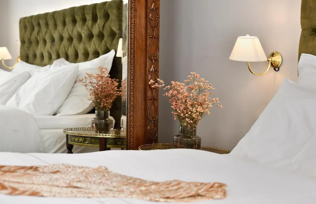 Athenian Vintage Apartments-1